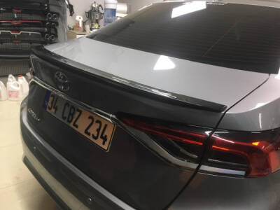 Corolla 2019 Anatomik Spoiler Parlak Siyah - UMTAUTO PART