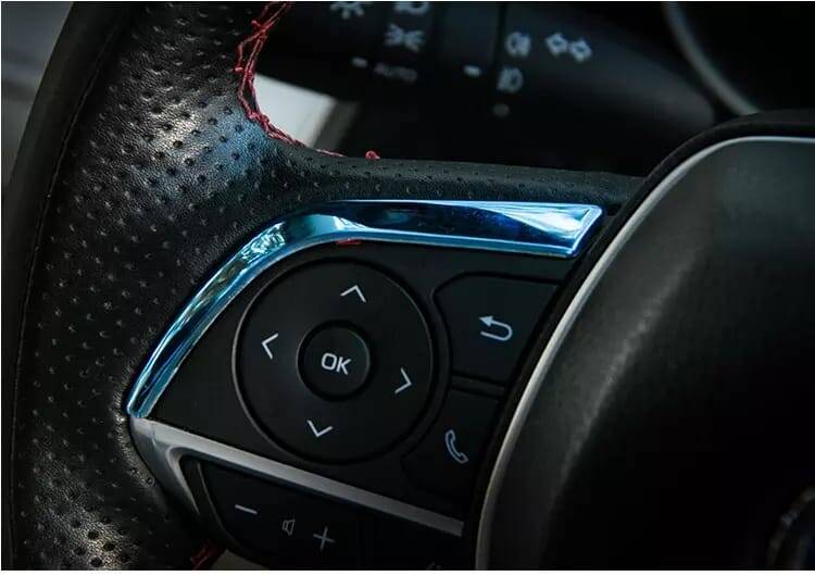 Corolla 2019 < Direksiyon Tuş Kenarı Kaplama Mavi - 1